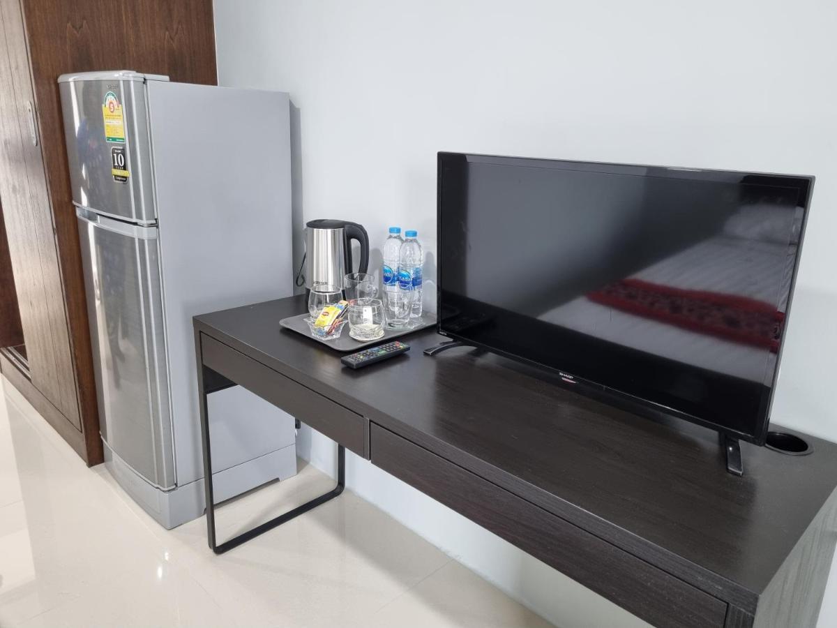 Tiara Place Банкок Екстериор снимка