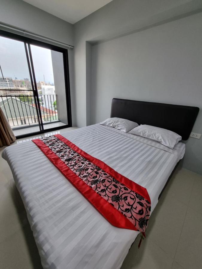 Tiara Place Банкок Екстериор снимка